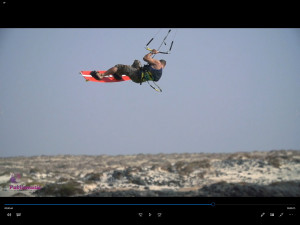 w.8_04_kitesurfing